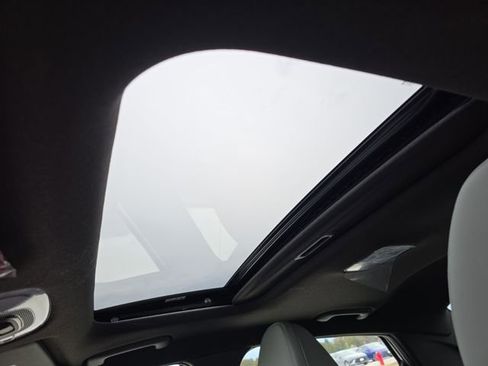 New 2025 Hyundai Elantra Limited image 23