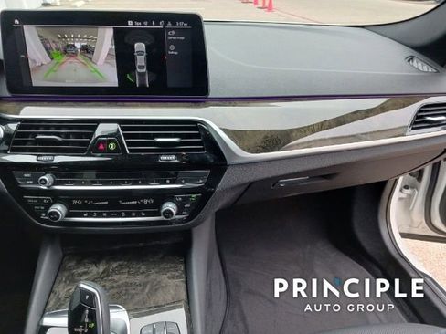 New 2023 BMW 530i w/ Convenience Package image 17