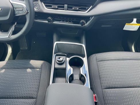 New 2027 Chevrolet Equinox LT w/ Safety and Technology Package FWD image 17