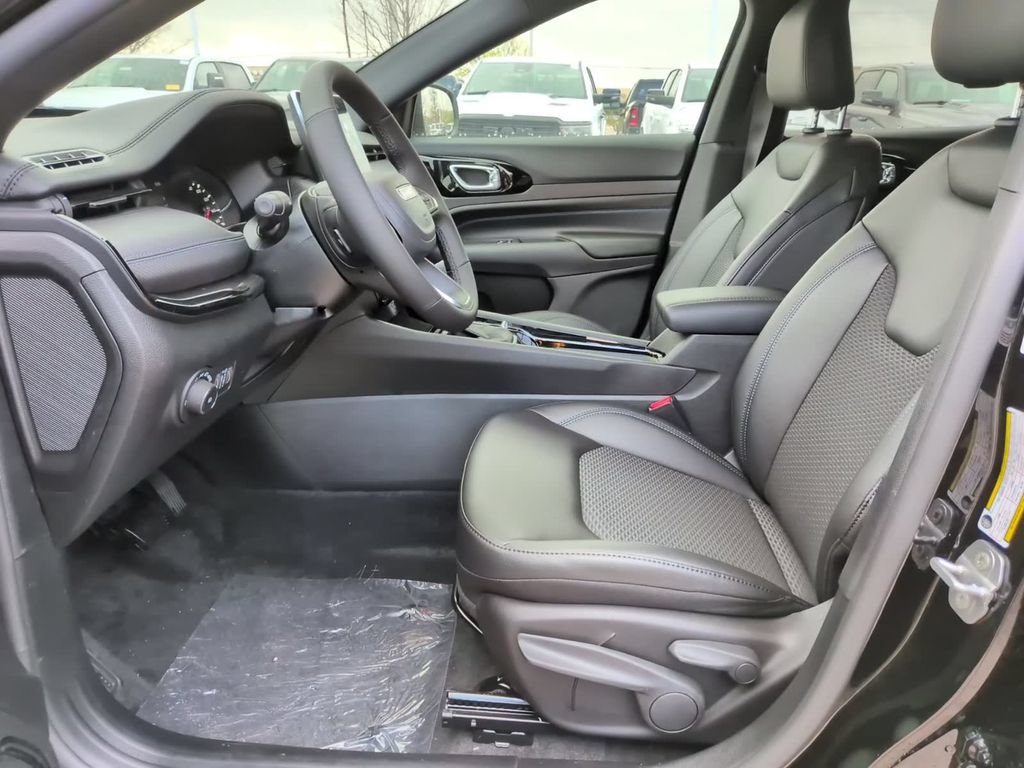 New 2026 Jeep Compass Latitude AWD/4WD image 21