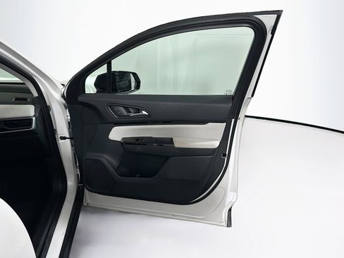 Used 2024 Honda Prologue EX image 32