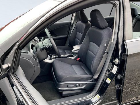 Used 2014 Honda Accord Sport image 25