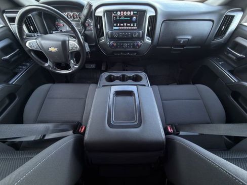 Used 2018 Chevrolet Silverado 1500 LT w/ LT Eassist Package image 11