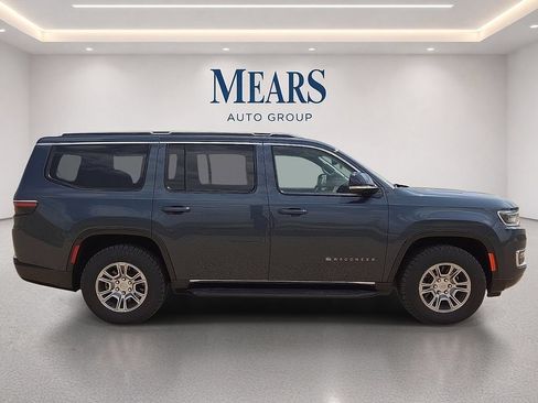 Used 2023 Jeep Wagoneer 2WD image 6