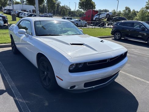 Used 2020 Dodge Challenger SXT RWD image 3