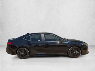 Used 2025 Toyota Camry SE w/ Convenience Package FWD video 4