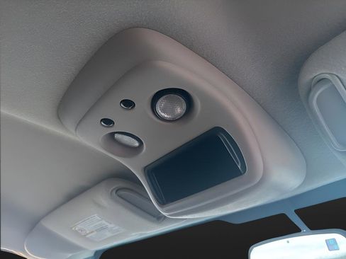 Used 2007 GMC Sierra 2500 SLE w/ Heavy-Duty Power Package image 31