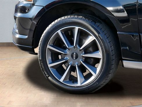 Used 2016 Lincoln Navigator Reserve image 9