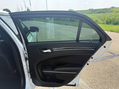 Used 2019 Chrysler 300 S RWD image 25