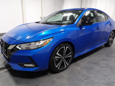 Used 2023 Nissan Sentra SR w/ Trunk Package FWD image 4