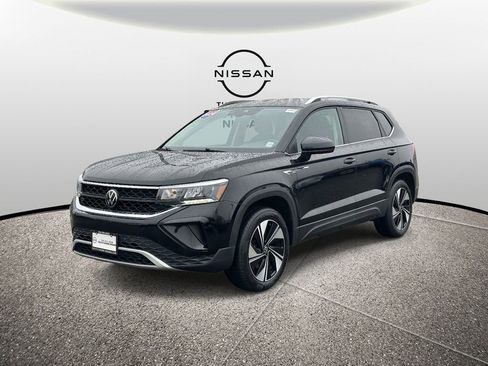 Used 2024 Volkswagen Taos SE image 8