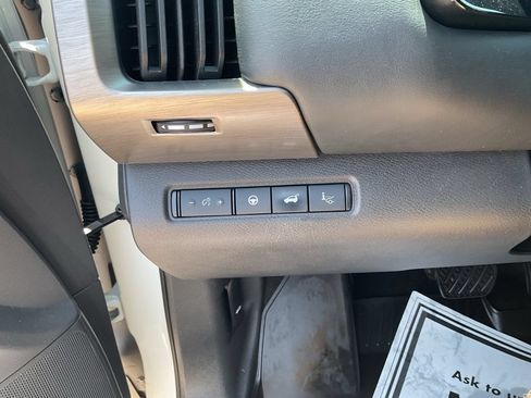 Used 2024 Nissan Pathfinder Platinum w/ Cargo Package FWD image 20