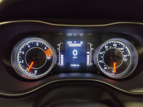 Used 2020 Jeep Cherokee Latitude Plus image 23