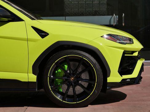 Used 2022 Lamborghini Urus AWD/4WD image 9