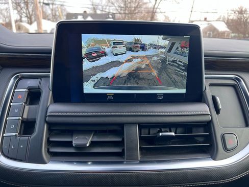 Used 2023 Chevrolet Suburban Premier image 34