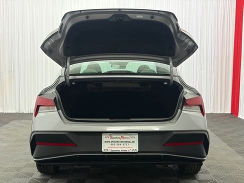 Used 2024 Hyundai Elantra SEL FWD image 35