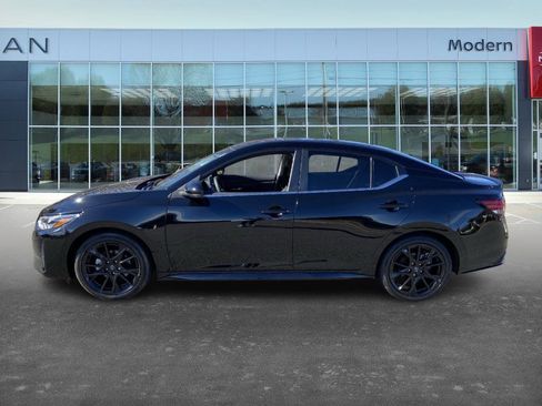 Certified 2025 Nissan Sentra SR w/ Midnight Edition image 7