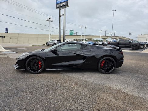 New 2026 Chevrolet Corvette Z06 w/ Z07 Performance Package RWD image 2