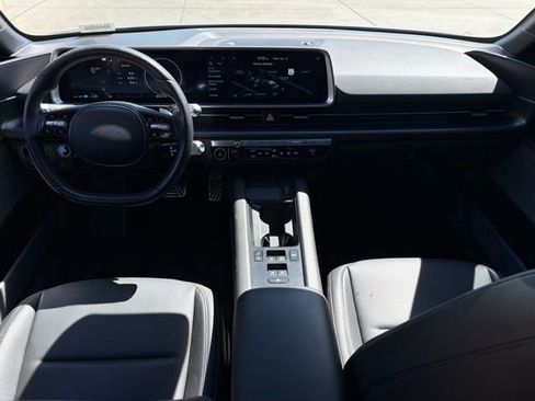 Used 2024 Hyundai Ioniq 6 Limited image 9