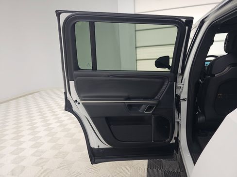 Used 2024 Rivian R1S Adventure AWD/4WD image 17
