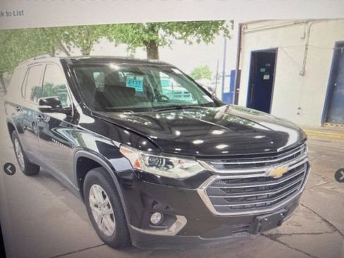 Used 2019 Chevrolet Traverse LT FWD image 3