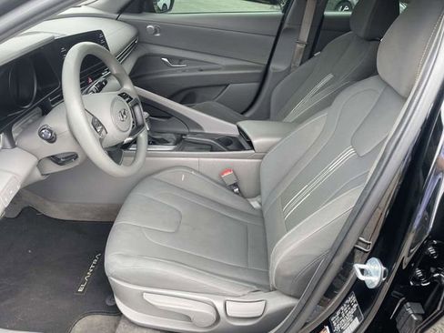 Used 2023 Hyundai Elantra SEL FWD image 10