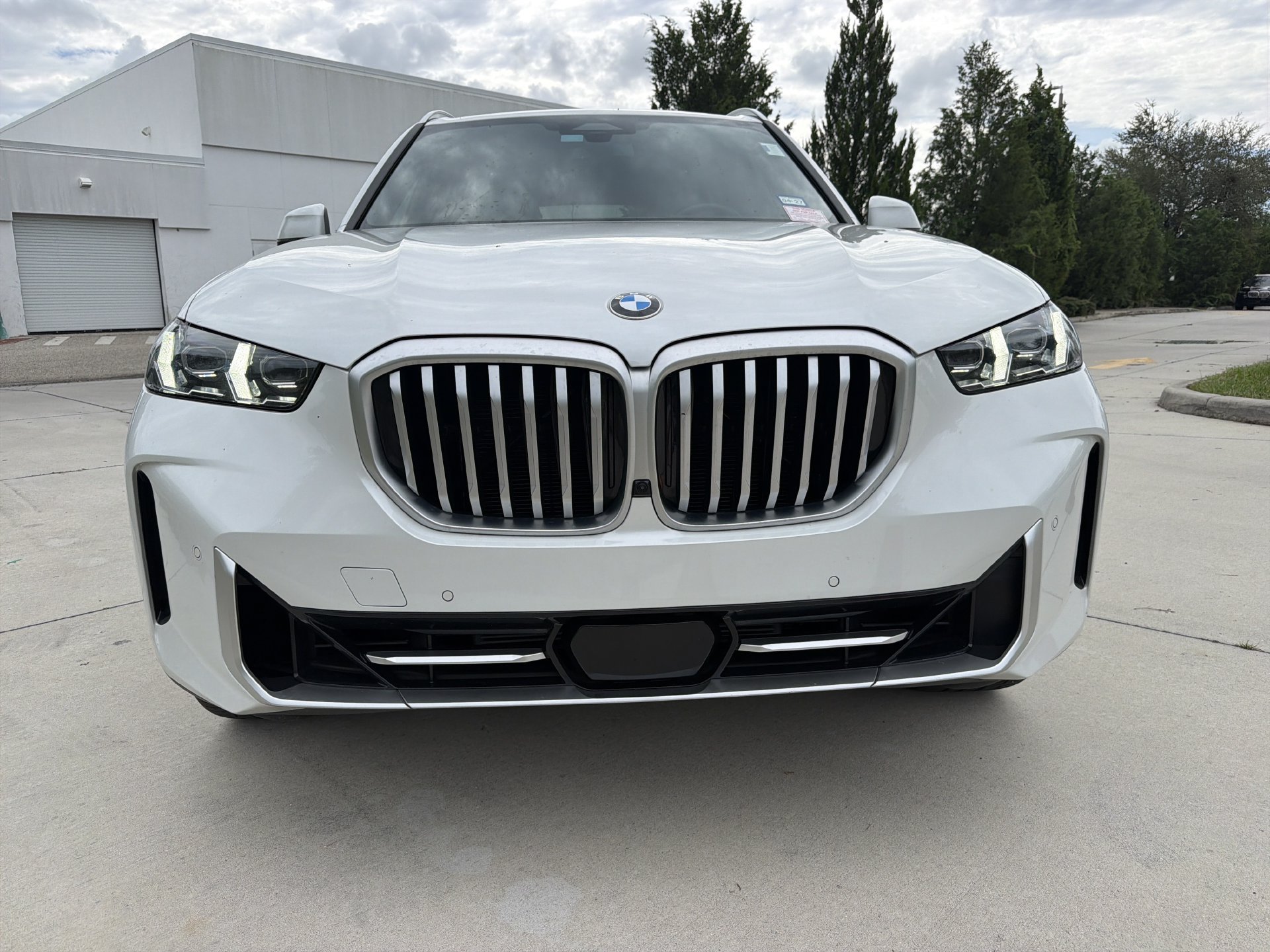 Used 2025 BMW X5 sDrive40i w/ Executive Package RWD image 2