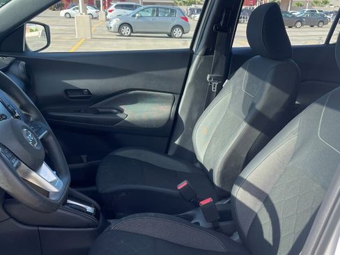 Used 2018 Nissan Kicks S FWD image 10