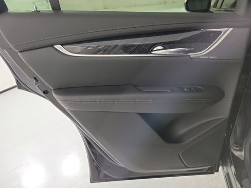 Certified 2023 Cadillac XT6 Premium Luxury w/ Technology Package FWD image 11
