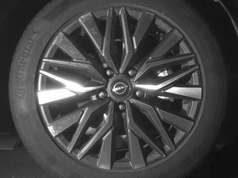 Used 2025 Nissan Altima 2.5 SV FWD image 13