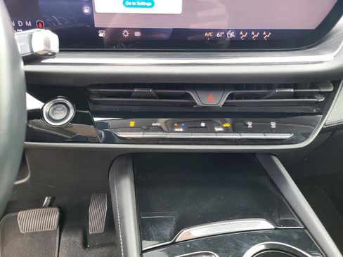 Used 2024 Buick Envision Preferred image 24