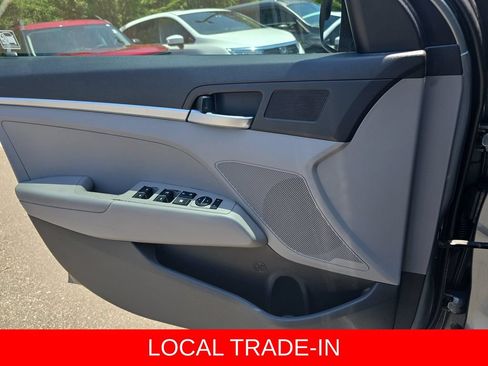 Used 2019 Hyundai Elantra SE FWD image 26