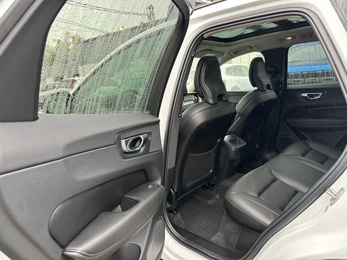 Used 2025 Volvo XC60 B5 Core w/ Protection Package Premier image 16
