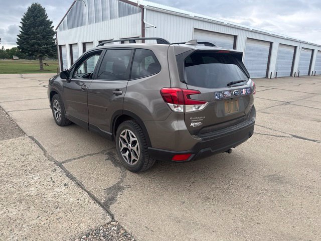Used 2021 Subaru Forester Premium AWD/4WD image 9