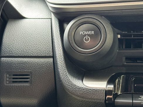 Used 2024 Toyota Prius LE image 32