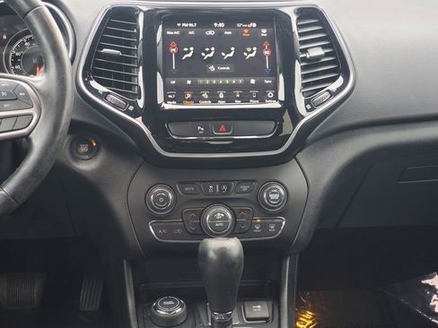Used 2020 Jeep Cherokee Limited image 31