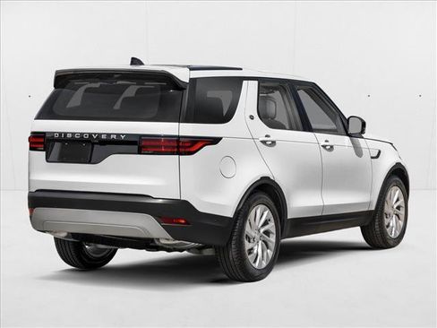 New 2026 Land Rover Discovery S image 2