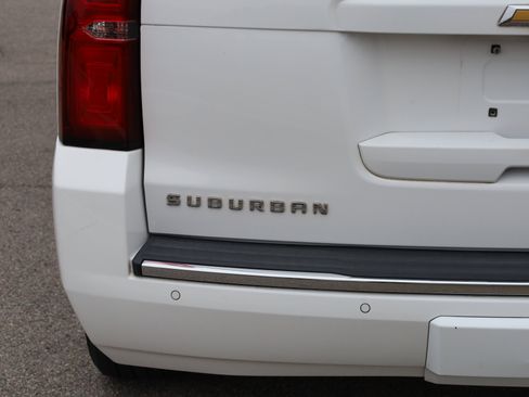 Used 2015 Chevrolet Suburban LTZ image 20