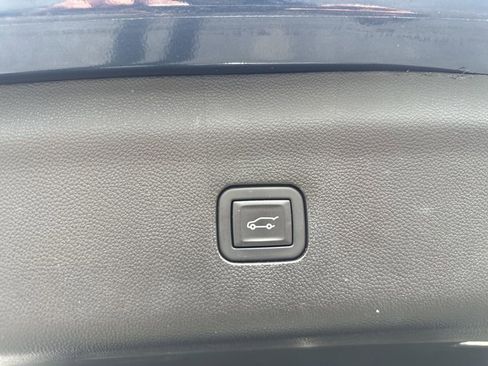 Used 2024 Buick Enclave Essence image 20