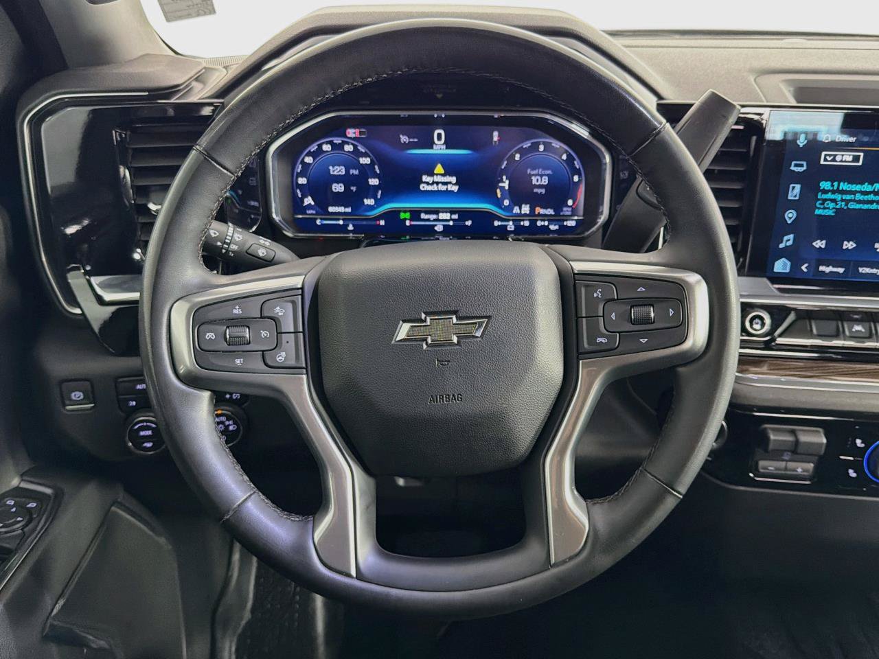 Used 2024 Chevrolet Silverado 1500 RST w/ Redline Edition AWD/4WD image 14