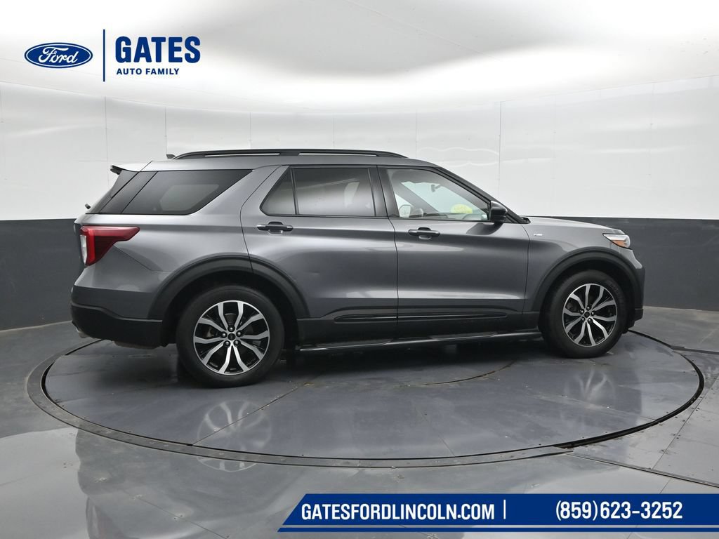 Used 2022 Ford Explorer ST-Line AWD/4WD image 3