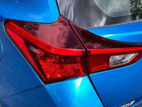 Used 2018 Toyota Corolla iM w/ All-Weather Mat Package image 20