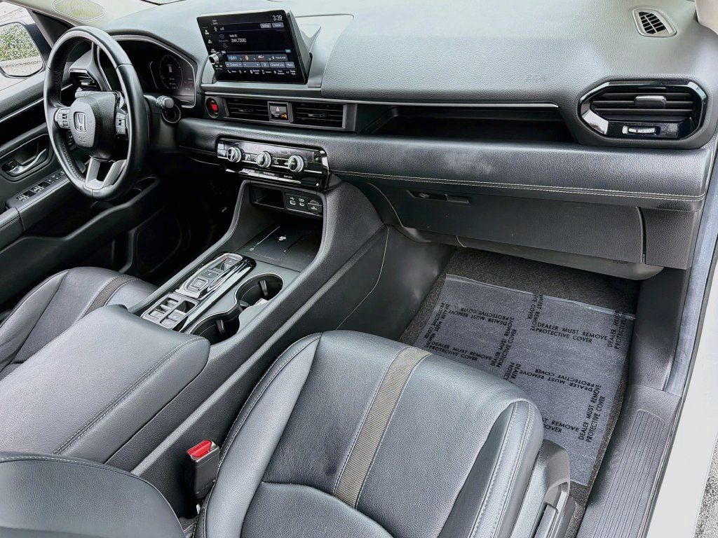 Used 2025 Honda Pilot EX-L image 32