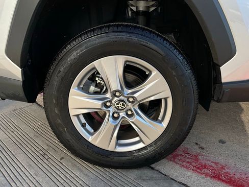 Used 2025 Toyota RAV4 XLE image 9