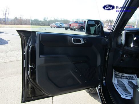 Certified 2025 Ford Bronco Badlands AWD/4WD image 18