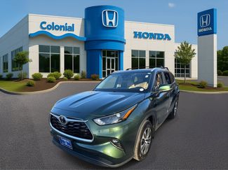 Used 2023 Toyota Highlander XLE video 2