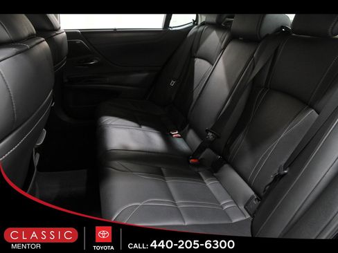 Used 2024 Lexus ES 300h Ultra Luxury image 19
