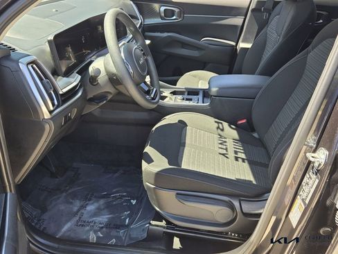 Certified 2025 Kia Sorento LX image 11