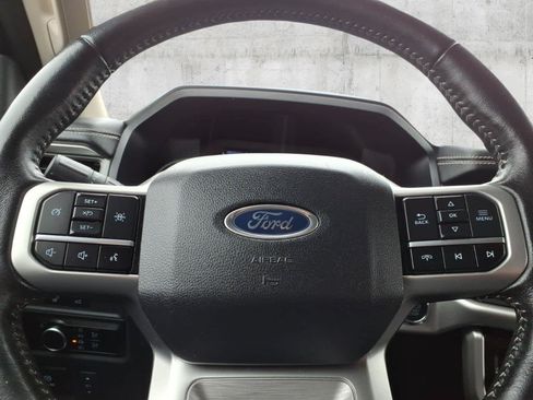 Used 2024 Ford Expedition XLT AWD/4WD image 27