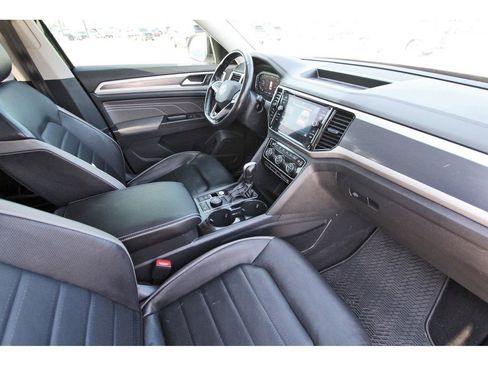 Used 2022 Volkswagen Atlas SEL Premium image 29